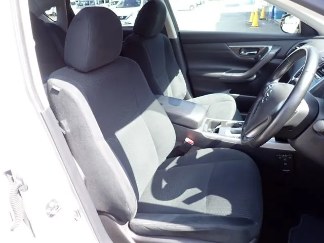 ニッサン　ティアナ