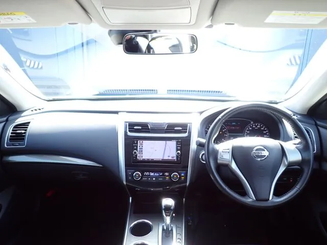 ニッサン　ティアナ