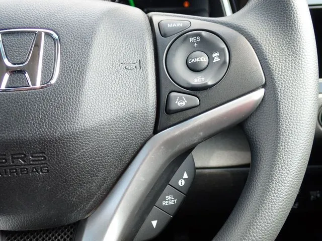 シャトル　ハイブリッド（ホンダ）の車両写真