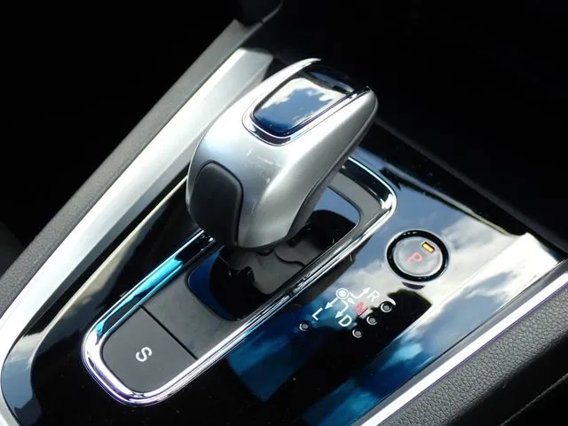 シャトル　ハイブリッド（ホンダ）の車両写真