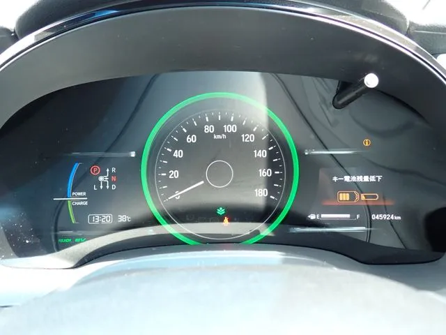 シャトル　ハイブリッド（ホンダ）の車両写真