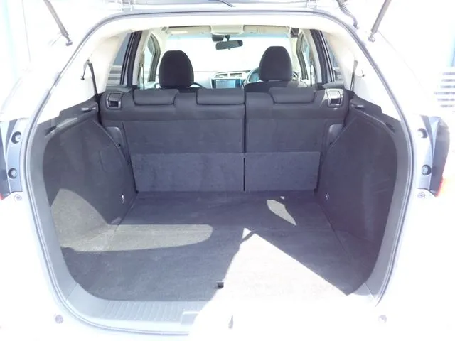 シャトル　ハイブリッド（ホンダ）の車両写真