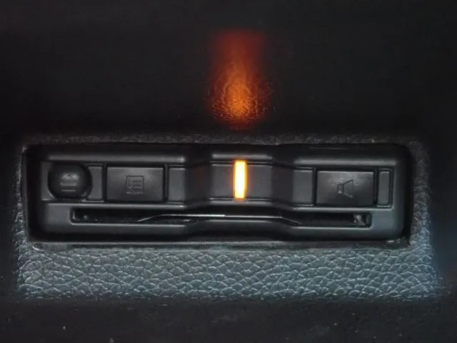 シャトル　ハイブリッド（ホンダ）の車両写真