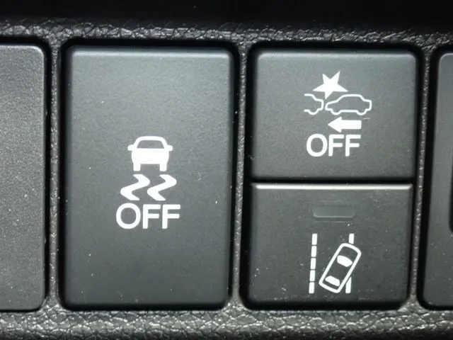 シャトル　ハイブリッド（ホンダ）の車両写真