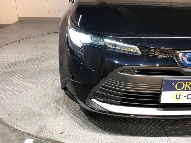 トヨタ　カローラ　ツーリング　ハイブリッド