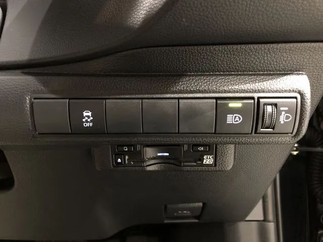 トヨタ　カローラ　ツーリング　ハイブリッド