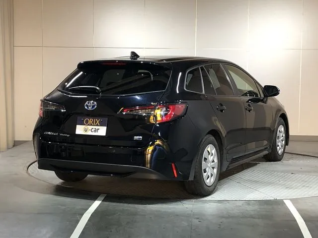 トヨタ　カローラ　ツーリング　ハイブリッド