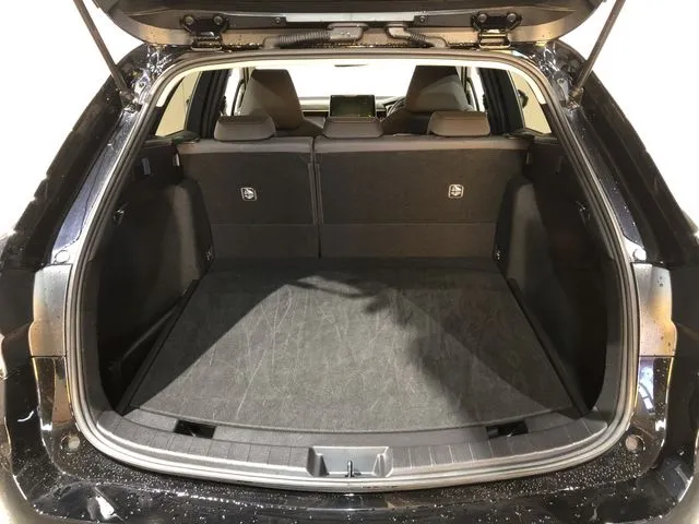 トヨタ　カローラ　ツーリング　ハイブリッド