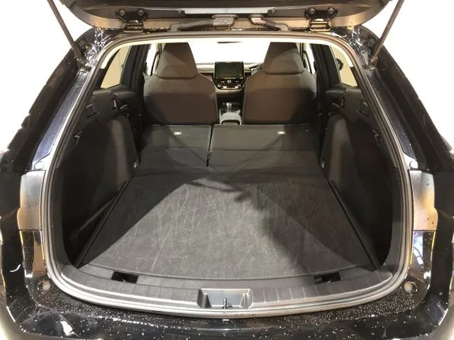 トヨタ　カローラ　ツーリング　ハイブリッド