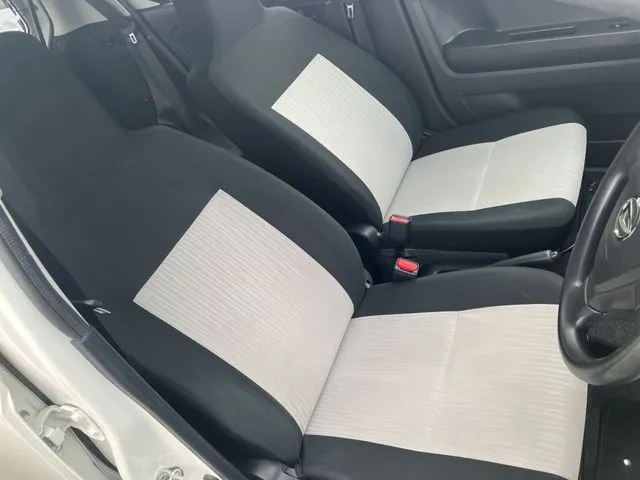 ダイハツ　ミラ　イース