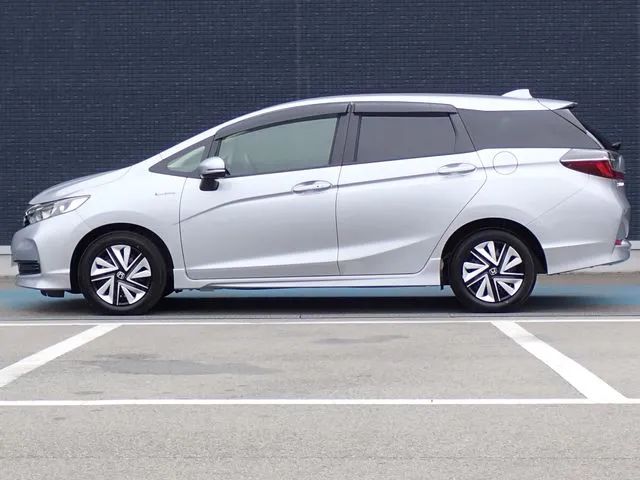 ホンダ　シャトル　ハイブリッド