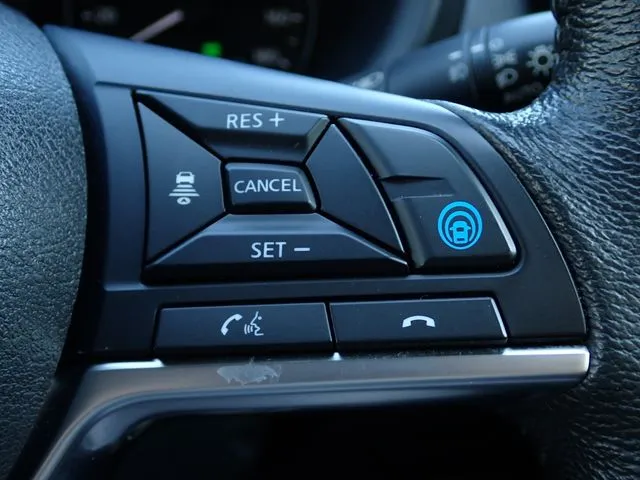 ニッサン　キックス