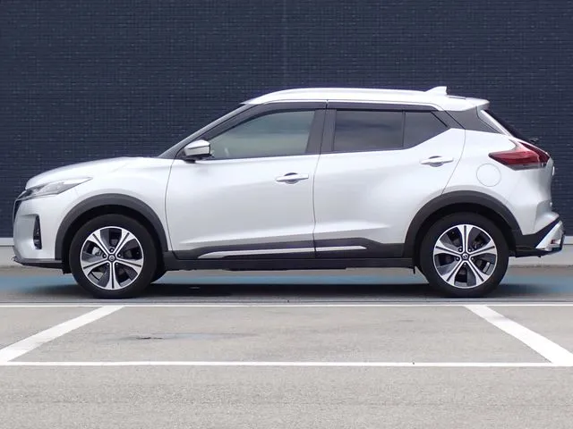 ニッサン　キックス