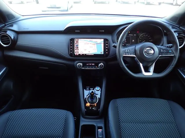 ニッサン　キックス