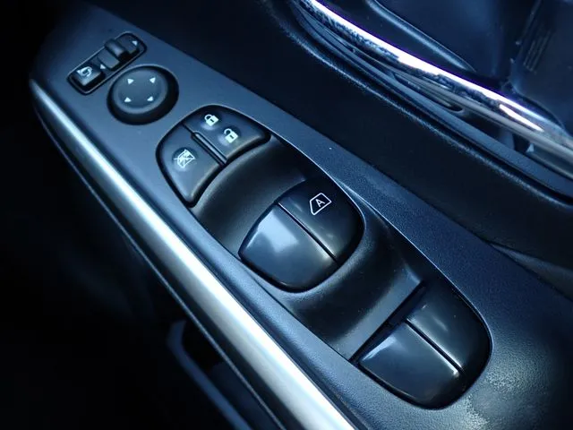 ニッサン　キックス