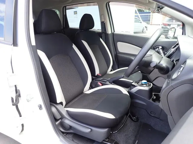 ニッサン　ノート