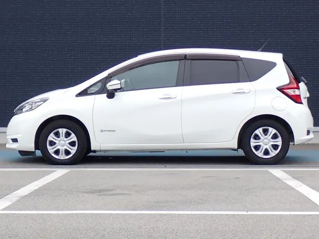 ニッサン　ノート