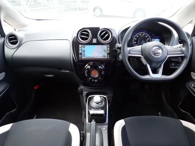 ニッサン　ノート