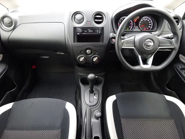 ノート（ニッサン）の車両写真