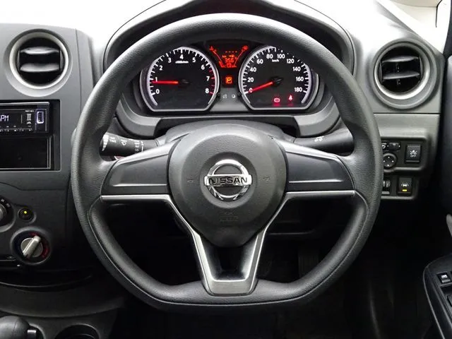 ノート（ニッサン）の車両写真