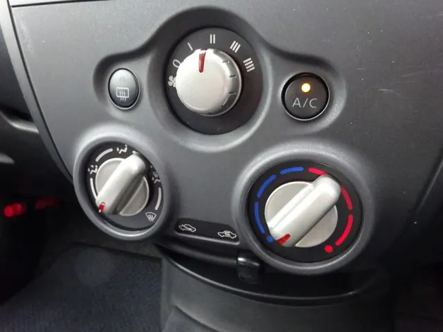 ノート（ニッサン）の車両写真