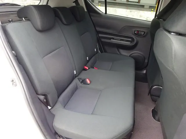 アクア（トヨタ）の車両写真