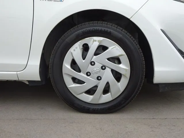 アクア（トヨタ）の車両写真