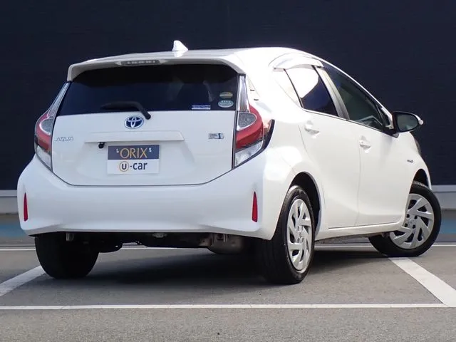 アクア（トヨタ）の車両写真