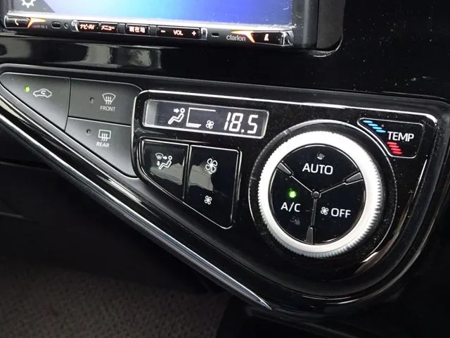 アクア（トヨタ）の車両写真