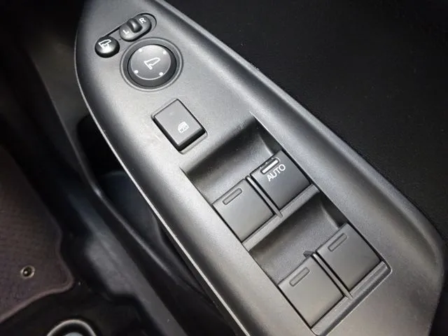 シャトル　ハイブリッド（ホンダ）の車両写真