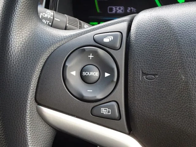 シャトル　ハイブリッド（ホンダ）の車両写真