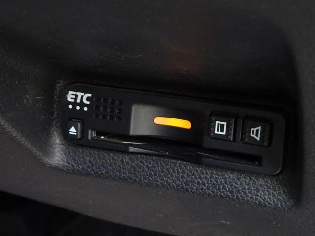 シャトル　ハイブリッド（ホンダ）の車両写真