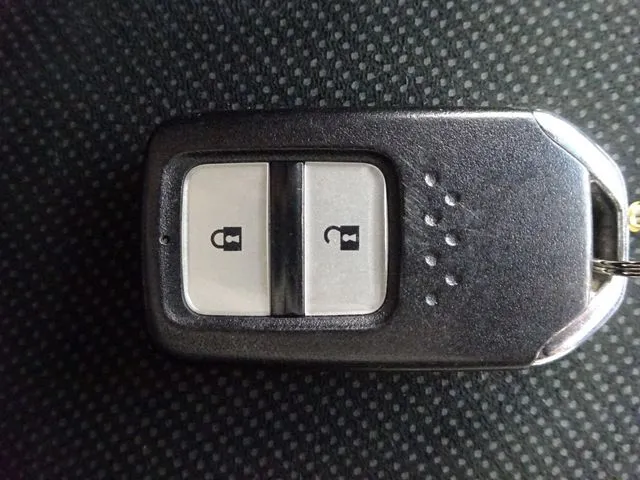 シャトル　ハイブリッド（ホンダ）の車両写真