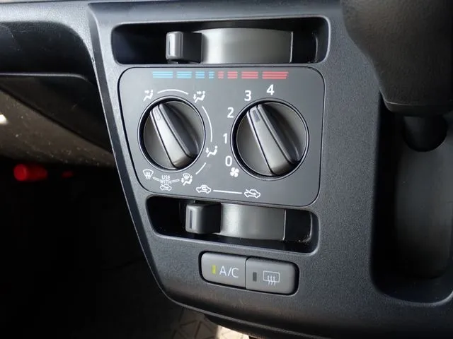 ダイハツ　ミラ　イース