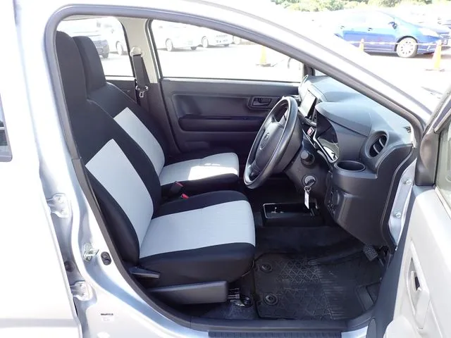 ダイハツ　ミラ　イース