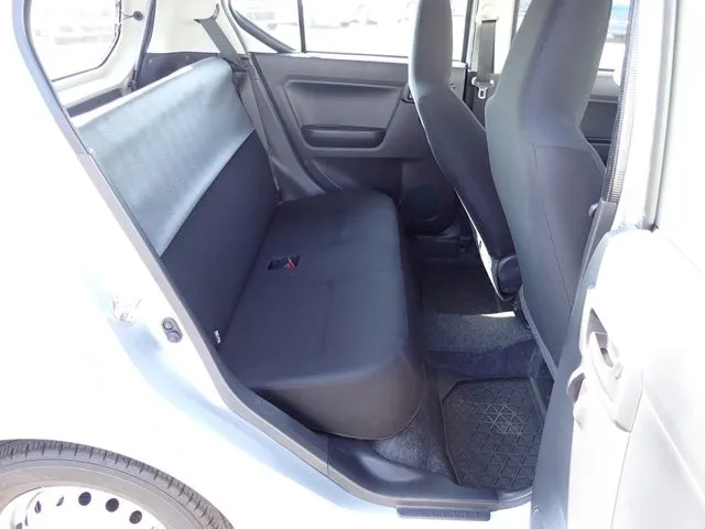 ダイハツ　ミラ　イース