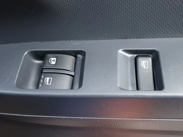 ダイハツ　ミラ　イース