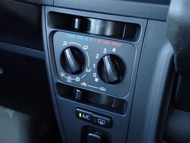 ハイゼットカーゴ（ダイハツ）の車両写真