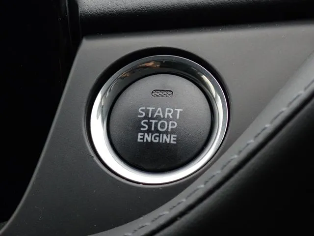 ＭＡＺＤＡ６　セダン（マツダ）の車両写真