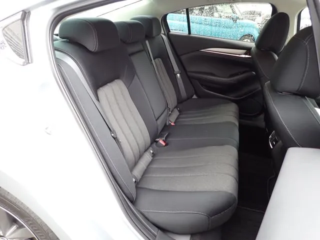 ＭＡＺＤＡ６　セダン（マツダ）の車両写真