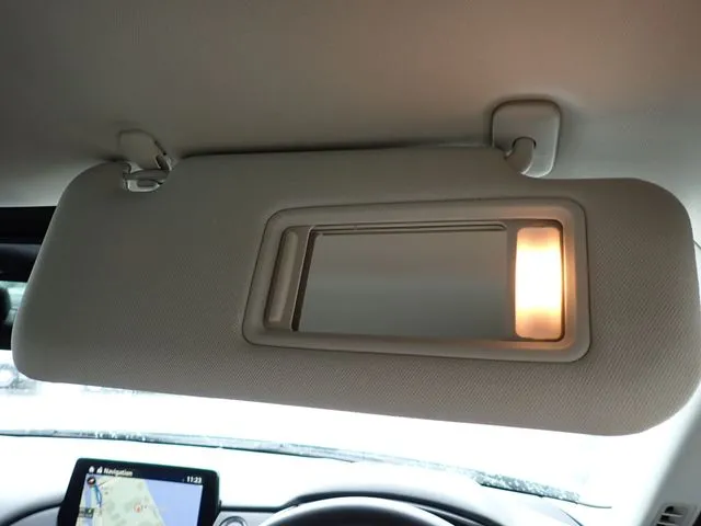 ＭＡＺＤＡ６　セダン（マツダ）の車両写真