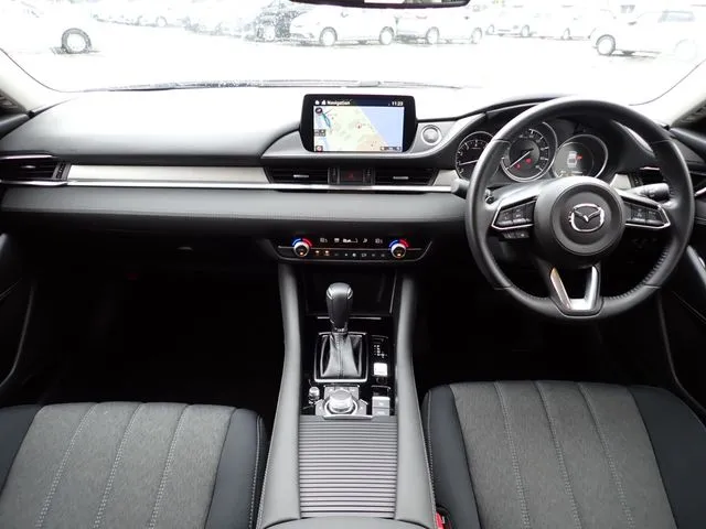 ＭＡＺＤＡ６　セダン（マツダ）の車両写真