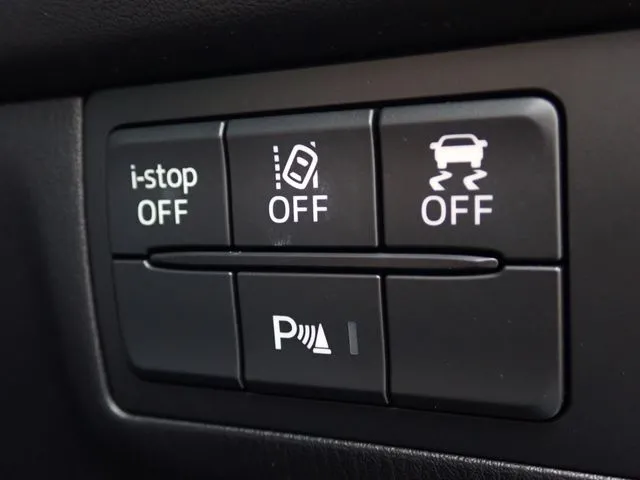 ＭＡＺＤＡ６　セダン（マツダ）の車両写真