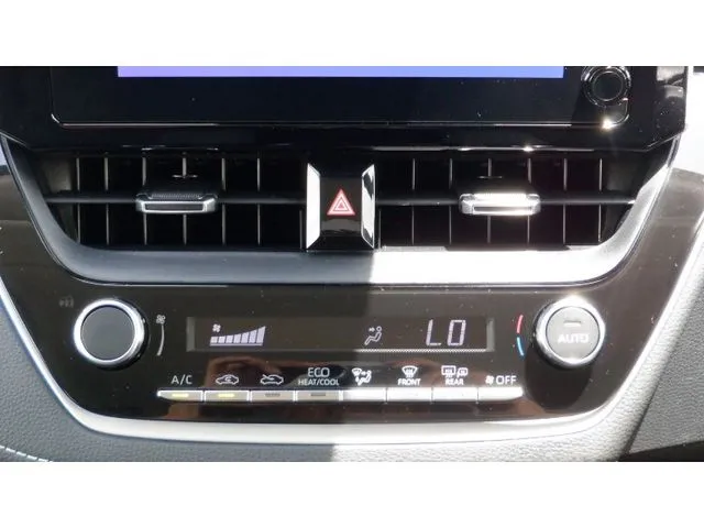 トヨタ　カローラ　ツーリング　ハイブリッド