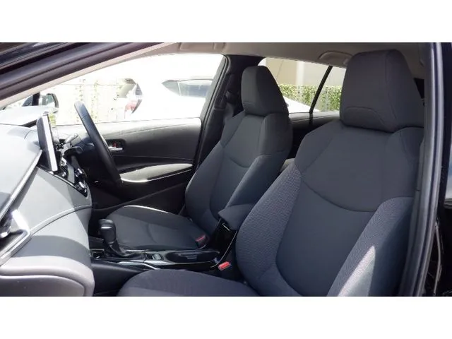 トヨタ　カローラ　ツーリング　ハイブリッド