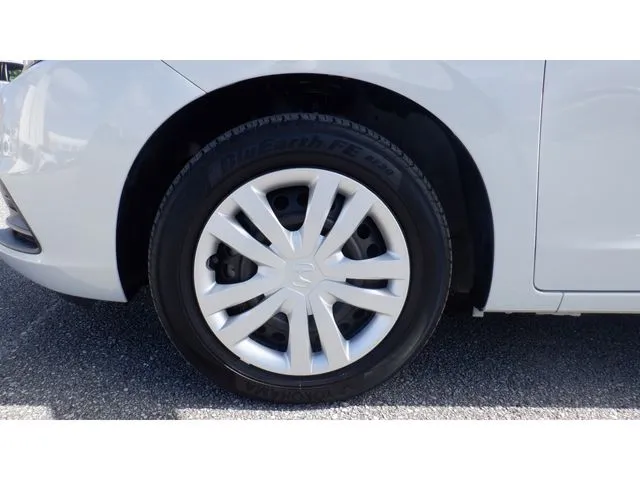 フィット　ｅ：ＨＥＶ（ホンダ）の車両写真