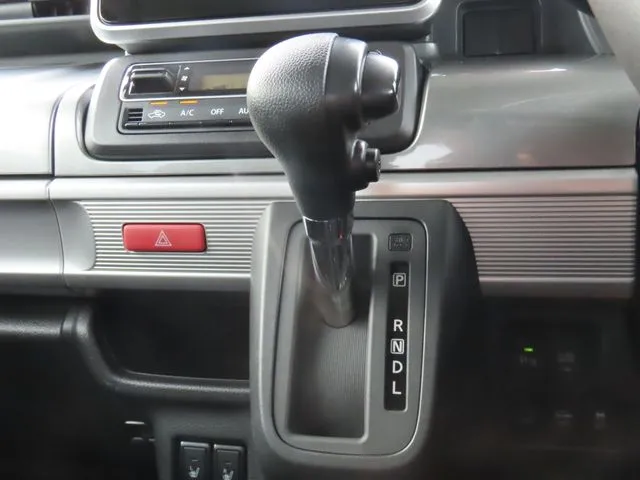 スペーシア　ギア（スズキ）の車両写真