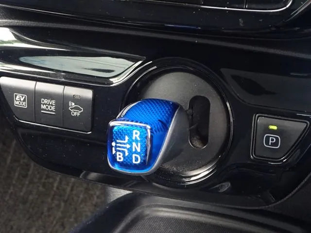 トヨタ プリウス