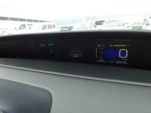 トヨタ プリウス