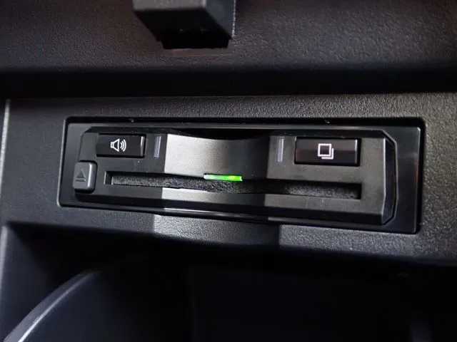 トヨタ　アルファード　４ＷＤ